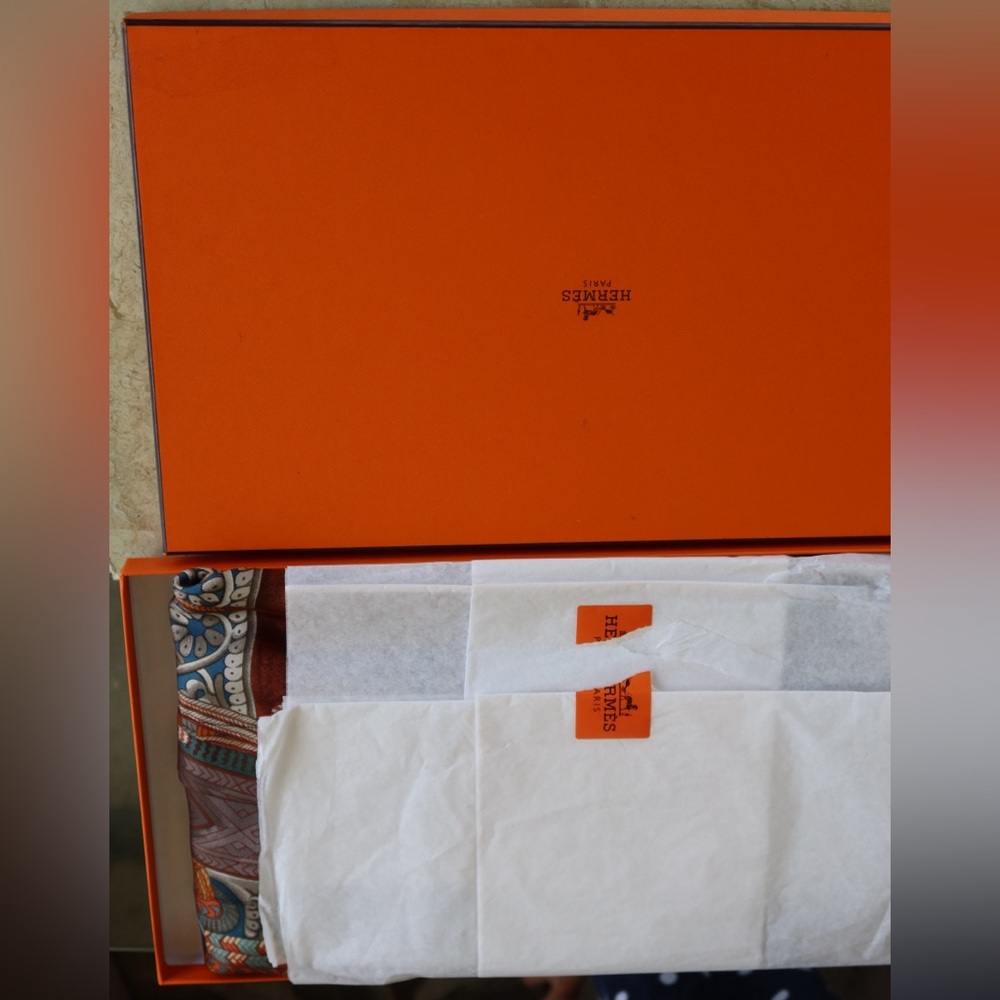 NIB Hermes Long Sleeve Top - Picture 15 of 15